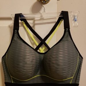 Victoria Secret Sports Bra Size 34DDD